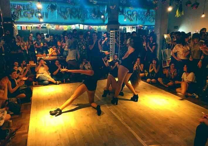 Facebook/bhisvoguing/Reprodução Facebook/bhisvoguing/Reprodução