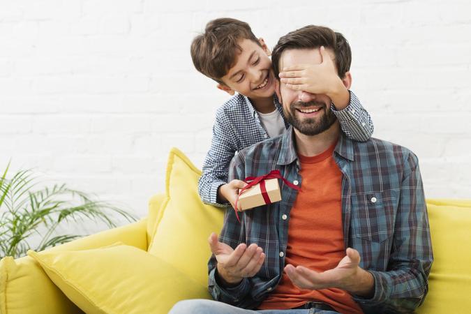 Segundo os lojistas, o valor médio que os consumidores devem desembolsar por presente é de R$ 247,54(foto: Freepik) Segundo os lojistas, o valor médio que os consumidores devem desembolsar por presente é de R$ 247,54(foto: Freepik)