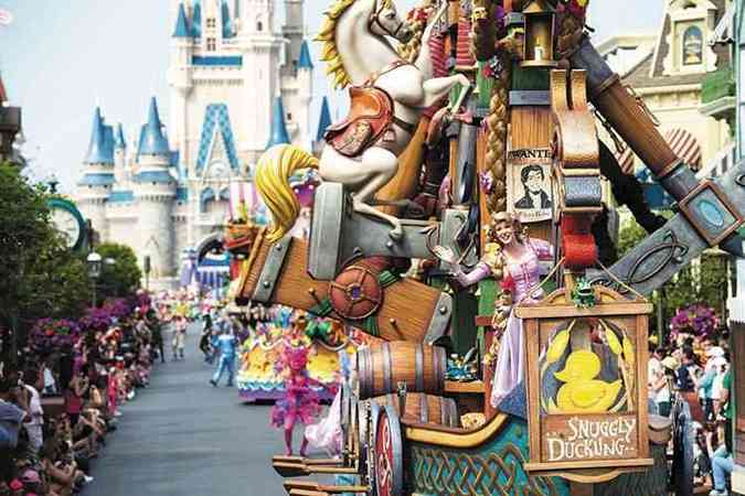 O carro com a Rapunzel no desfile realizado todas as tardes no Magic Kingdom: tradio que emociona os visitantes(foto: David Roark/Walt Disney World Resort/Divulgacao)