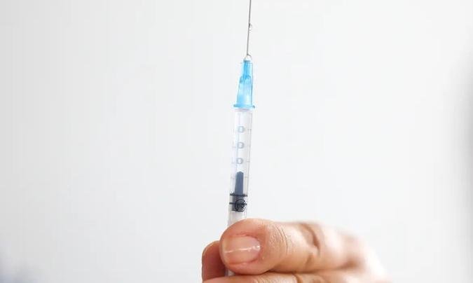 Vacina que previne contra o HPV deve ser tomada por meninas e meninos, entre 9 e 14 anos(foto: Fabio Rodrigues-Pozzebom/ Agência Brasil) Vacina que previne contra o HPV deve ser tomada por meninas e meninos, entre 9 e 14 anos(foto: Fabio Rodrigues-Pozzebom/ Agência Brasil)