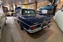 Comboio de Mercedes-Benz visita cole��o de 170 carros no interior de Minas
