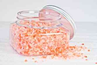 A colorao diferenciada do sal rosa do Himalaia  fruto do xido de ferro(foto: Pixabay)