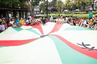 Crian�arte leva teatro, m�sica e brincadeiras � Pra�a Floriano Peixoto
