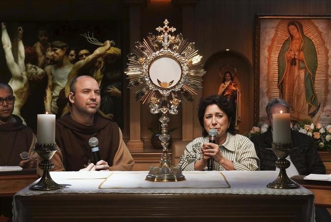 Ao lado do frei Gilson, em março deste ano: dra. Filó foi convidada pelo sacerdote para o rosário, transmitido nas redes sociais com mais de 332 mil visualizações no Instagram do religioso (foto: Instagram/Reprodução) Ao lado do frei Gilson, em março deste ano: dra. Filó foi convidada pelo sacerdote para o rosário, transmitido nas redes sociais com mais de 332 mil visualizações no Instagram do religioso (foto: Instagram/Reprodução)