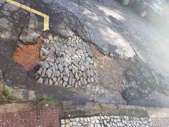 Segundo os especialistas o problema do surgimento de buracos em vias pblicas de Belo Horizonte aps as chuvas se deve a problemas de drenagem e do envelhecimento do asfalto(foto: Joo Paulo Martins/Encontro)