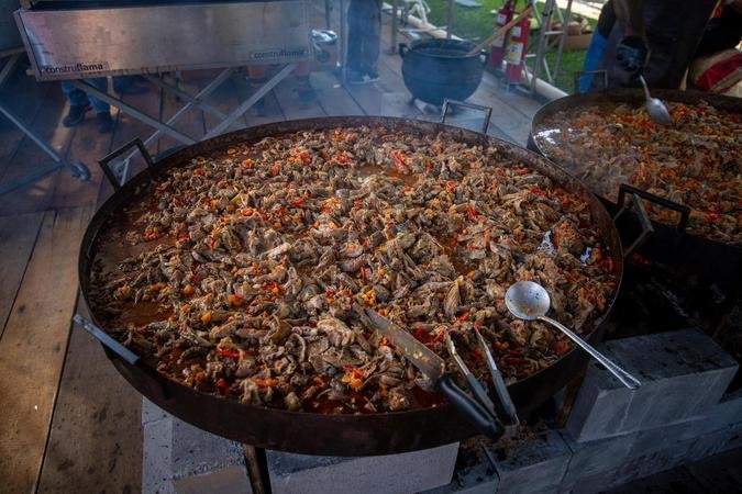 Diferentes tipos de ingredientes e combina��es est�o no card�pio do evento: a criatividade dos chefs � a maior atra��o da festa(foto: Ag�ncia Caminhos/Divulga��o )