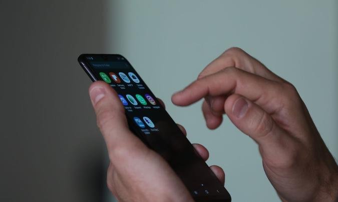 Em 49% das escolas, os responsáveis buscaram a direção ou profissionais pedagógicos para obter orientações sobre como mediar o consumo digital de crianças e adolescentes(foto: Tânia Rêgo/Agência Brasil) Em 49% das escolas, os responsáveis buscaram a direção ou profissionais pedagógicos para obter orientações sobre como mediar o consumo digital de crianças e adolescentes(foto: Tânia Rêgo/Agência Brasil)