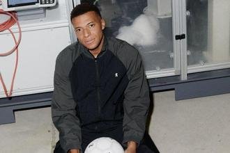 On aposta em Mbapp� para entrar no futebol e desafiar Nike e Adidas