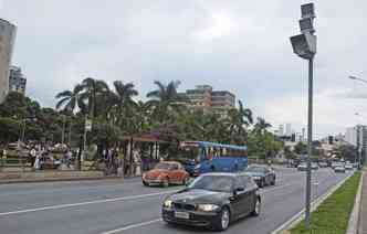 Avenida dos Andradas com rua Caets, no centro: um dos radares que mais registram avano de sinal vermelho(foto: Eugnio Gurgel/Encontro)