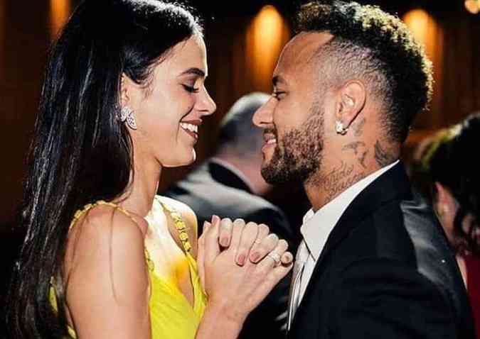 Segundo colunista do UOL, o fim do namoro entre a atriz Bruna Marquezine e o craque Neymar no foi amigvel e teve at bate-boca no WhatsApp(foto: Instagram/brumarquezine/Reproduo)