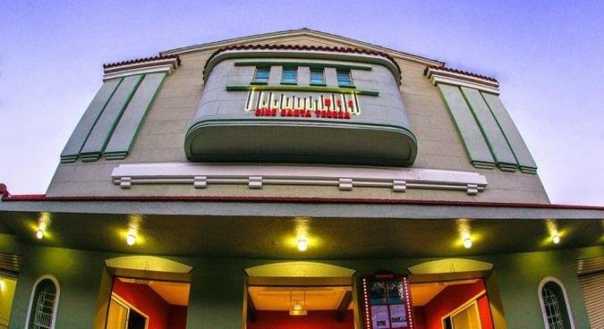 A seleo prope um mergulho nas diferentes fases da produtora(foto: Ricardo Laf)