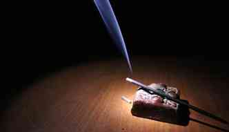 Segundo o estudo chins, a queima de incenso dentro de lugares fechados pode afetar as clulas e at o material gentico(foto: Pixabay)