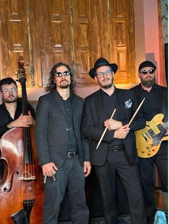 A apresenta��o busca destacar a for�a do blues por meio de interpreta��es que valorizam a identidade musical dos dois artistas(foto: RC Produ��o/Divulga��o)