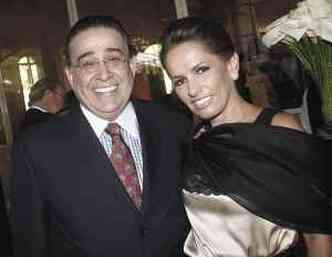 Alberto e a primeira-dama Clia Pinto Coelho, com quem  casado h 27 anos e a quem ele chama de 'nenm': 