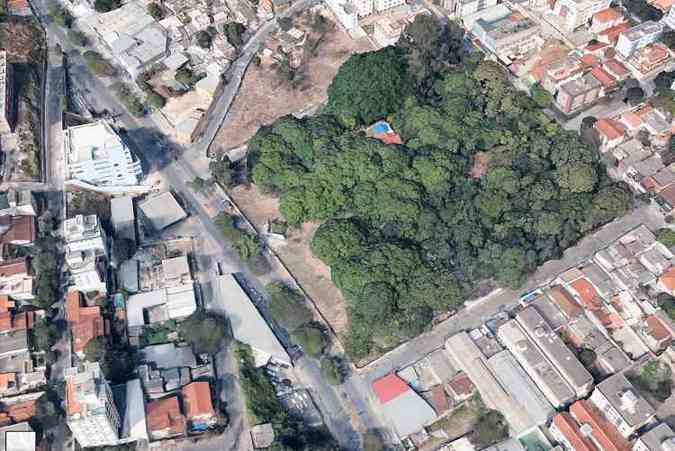 O terreno de mais de 21,5 mil m da antiga Chcara Jardim Amrica receber um parque municipal e um empreendimento residencial(foto: Google Maps/Reproduo)