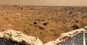 O rob Curiosity, da Nasa, j havia detectado a presena de metano em Marte, o que refora a teoria de que haja ou que tenha havido vida no planeta vermelho(foto: Mars.jpl.nasa.gov/Reproduo)