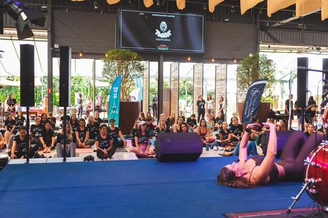 Programa��o inclui um aul�o conduzido pelo projeto Conviva em Algo Novo, idealizado por Camila Machado e Manu Kneip(foto: Iara Cristina/Divulga��o)