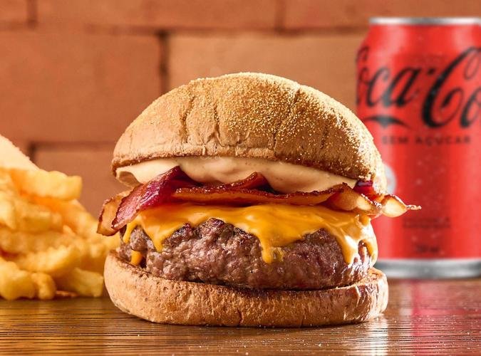 O Burger Gourmet estima movimentar cerca de R$ 700 mil em Belo Horizonte e comercializar mais de 15 mil menus ao longo de um mês(foto: Divulgação) O Burger Gourmet estima movimentar cerca de R$ 700 mil em Belo Horizonte e comercializar mais de 15 mil menus ao longo de um mês(foto: Divulgação)