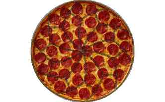 Esta seria a forma matematicamente mais correta de se fatiar uma pizza de pepperoni, segundo pesquisa da Universidade de Liverpool(foto: Pngimg.com/Reproduo)