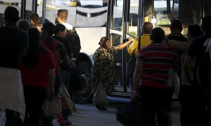 No fim do ano passado, uma em cada quatro (25%) pessoa 60+ estava ocupada. Em 2016, a taxa era 22%(foto: Marcelo Camargo/Arquivo/Agência Brasil) No fim do ano passado, uma em cada quatro (25%) pessoa 60+ estava ocupada. Em 2016, a taxa era 22%(foto: Marcelo Camargo/Arquivo/Agência Brasil)