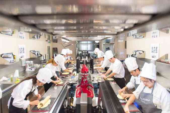 Fundada em 2008 na Itlia, a Italian Food Style Education oferece cursos curtos e longos a cerca de 700 alunos do mundo inteiro a cada ano(foto: Mercado de Origem/Divulgao)