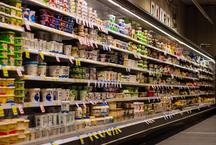 Brasileiro compra mais alimentos no supermercado que na feira, diz estudo