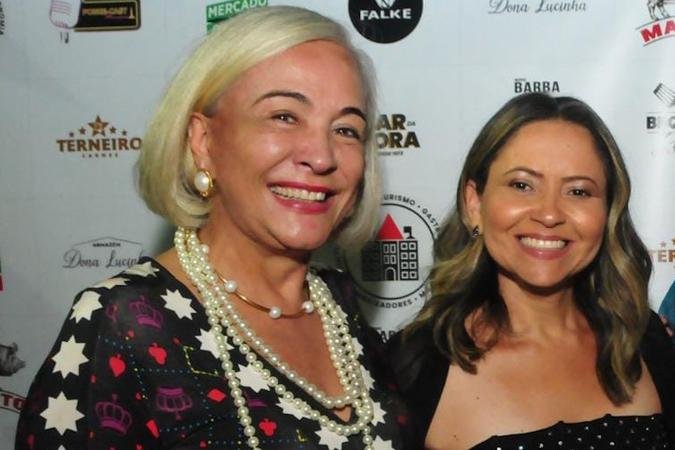 A ex-deputada federal Maria Elvira, com Edivane: madrinha do projeto(foto: Arquivo pessoal)