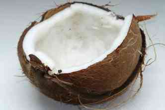 Estudo feito pela Associao Americana do Corao mostra que o leo de coco  rico em gordura saturada, o que contribui para o aumento do colesterol 