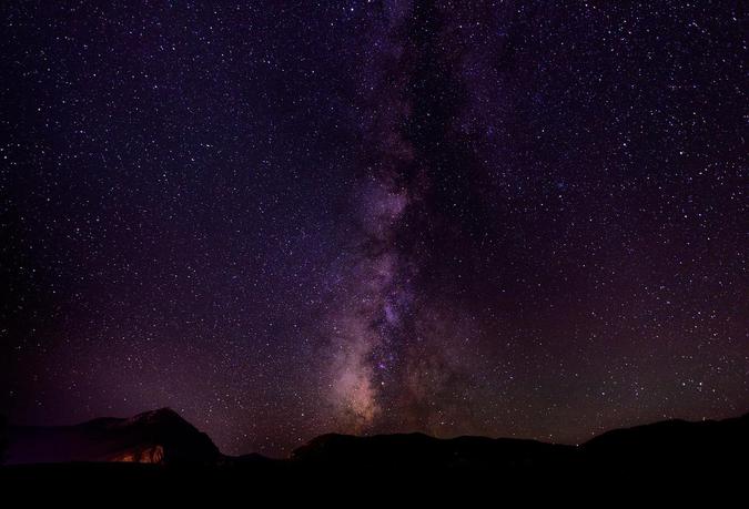 Os meteoros so corpos celestes pequenos que cruzam o espao e invadem a atmosfera terrestre(foto: Pixabay)