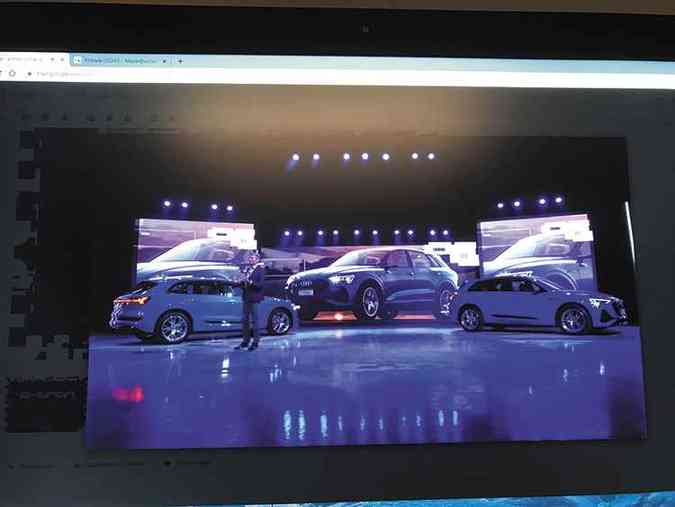 Primeiro 100% eltrico da marca, o Audi e-tron foi lanado em evento on-line para jornalistas de todo o pas: para a marca,  provvel que haja um mix entre encontros digitais e presenciais(foto: Audi/Divulgao)