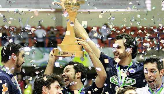 O time campeão da Superliga 2012: Cruzeiro montou, em apenas três anos, um grande time para vencer O time campeão da Superliga 2012: Cruzeiro montou, em apenas três anos, um grande time para vencer