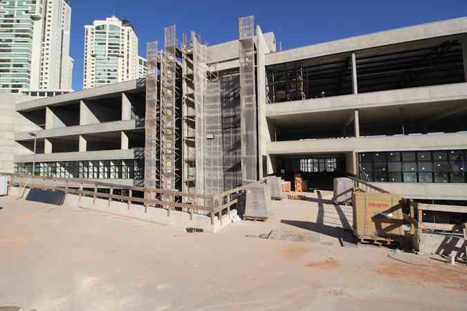 A construo da terceira unidade do Colgio Logosfico, no Vila da Serra, est a todo vapor: 