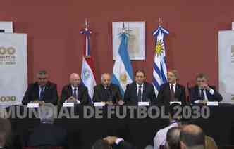 Representantes da Argentina, do Paraguai e do Uruguai oficializaram a candidatura dos conjunta dos trs pases para a Copa do Mundo de 2030(foto: YouTube/AudiovisualTelam/Reproduo)