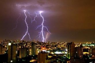 Temporais est�o chegando: saiba como evitar acidentes com a rede el�trica