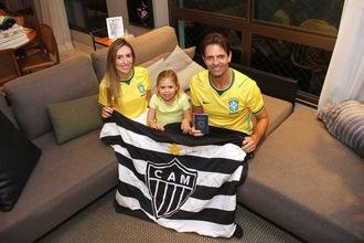 Mineiros cruzam fronteiras pelo sonho do hexa nos EUA, M�xico e Canad�