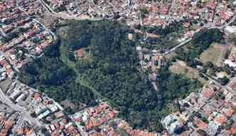 A Mata do Planalto ocupa 300 mil m na regio norte de Belo Horizonte e  uma verdadeira reserva ambiental, com vrias espcies de plantas, aves e rpteis(foto: Google Maps/Divulgao)
