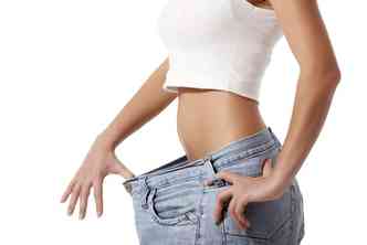 Toda mulher quer se livrar das temidas gorduras localizadas, mas muitas temem os riscos envolvidos na lipoaspirao(foto: Healthandfitnesssociety.com/Reproduo)