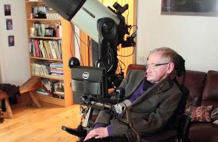 Facebook/stephenhawking/Reprodução Facebook/stephenhawking/Reprodução