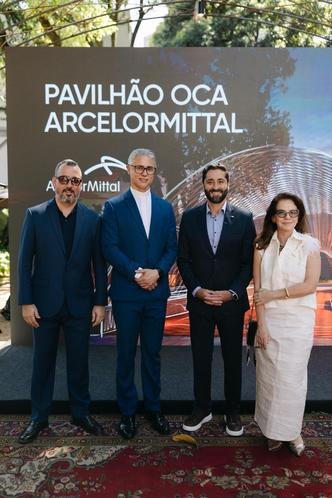 Eduardo Faleiro, diretor executivo e curador da CASACOR Minas; Professor, doutor, padre Lu�s Henrique Eloy e Silva, reitor da PUC Minas; Everton Negresiolo, CEO da ArcelorMittal A�os Longos LATAM e Juliana Grillo, diretora comercial e s�cia da franquia da CASACOR Minas(foto: B�rbara Dutra/Divulga��o)