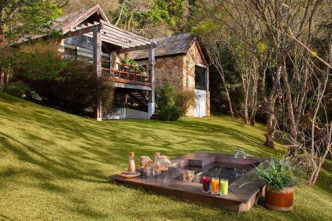 Campos do Jordão (SP): No ano passado, Marcelo adquiriu o hotel Botanique, administrado pela bandeira Six Senses. Com uma vista de tirar o fôlego da Serra da Mantiqueira, tem apenas sete suítes localizadas no prédio principal e 13 vilas privativas, servidas por 100 funcionários. Há planos de dobrar a capacidade do empreendimento.(foto: Divulgação) Campos do Jordão (SP): No ano passado, Marcelo adquiriu o hotel Botanique, administrado pela bandeira Six Senses. Com uma vista de tirar o fôlego da Serra da Mantiqueira, tem apenas sete suítes localizadas no prédio principal e 13 vilas privativas, servidas por 100 funcionários. Há planos de dobrar a capacidade do empreendimento.(foto: Divulgação)