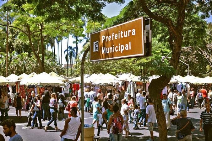 Com mais de 50 anos de hist�ria, a Feira da Afonso Pena tem cerca de 1,5 mil barracas(foto: Divulga��o/PBH)