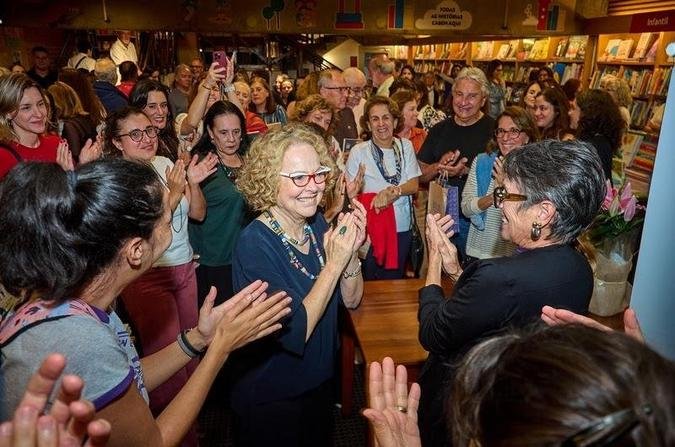 O lançamento em São Paulo lotou a Livraria da Vila. A obra já está à venda no site da editora(foto: Jozzuu/Divulgação) O lançamento em São Paulo lotou a Livraria da Vila. A obra já está à venda no site da editora(foto: Jozzuu/Divulgação)