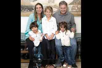 O advogado Nilson Lorentz Leal com a mulher Maria Jos Barbosa Duarte e os filhos Gabriel, Lucca e Marina: 