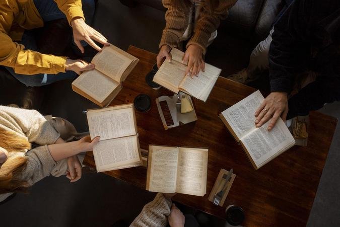 São inúmeros os encontros literários que têm sido formados em Belo Horizonte: São inúmeros os encontros literários que têm sido formados em Belo Horizonte: