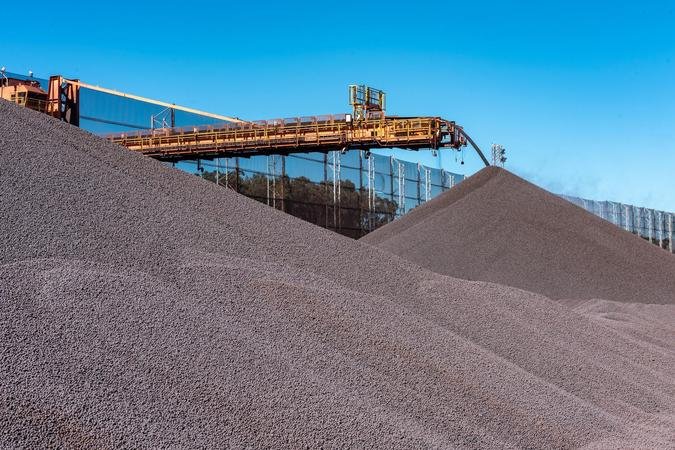 Pelotas de minério de ferro produzidas no Complexo de Ubu da Samarco, em Anchieta (ES): o processo é fundamental para diminuir desperdícios e emissões de carbono (foto: Divulgação) Pelotas de minério de ferro produzidas no Complexo de Ubu da Samarco, em Anchieta (ES): o processo é fundamental para diminuir desperdícios e emissões de carbono (foto: Divulgação)