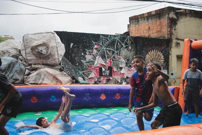 Programação inclui a distribuição de presentes e alimentos, além de atividades recreativas(foto: @esterteixeiraa/Divulgação) Programação inclui a distribuição de presentes e alimentos, além de atividades recreativas(foto: @esterteixeiraa/Divulgação)