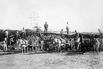 Construção da Praça do Cruzeiro, em 1922: bairros começariam a ser ocupados no final dessa década(foto: Acervo Museu Histórico Abílio Barreto) Construção da Praça do Cruzeiro, em 1922: bairros começariam a ser ocupados no final dessa década(foto: Acervo Museu Histórico Abílio Barreto)