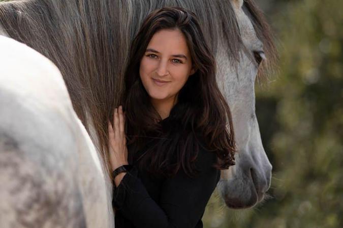 A veterinária Camilla Reinhardt Cintra é especialista em clínica médica equina: A veterinária Camilla Reinhardt Cintra é especialista em clínica médica equina: