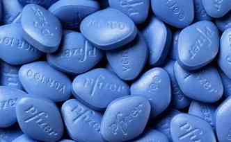 A famosa pílula azul contra problemas de ereção está sendo usada de forma indiscriminada por jovens, que não levam em conta os efeitos colaterais provocados pelo Viagra(foto: Pfizer/Reprodução)