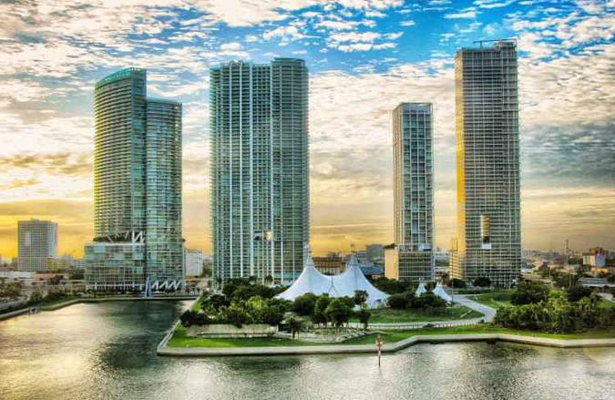 Miami: O clima predominantemente ensolarado da cidade do extremo sul da Flórida atrai turistas durante todo o ano. Mas não são só as belas praias que agradam aos brasileiros. Miami tem um noite agitada, além de comércio variado, restaurantes badalados e excelentes atividades culturais.(foto: PxHere) Miami: O clima predominantemente ensolarado da cidade do extremo sul da Flórida atrai turistas durante todo o ano. Mas não são só as belas praias que agradam aos brasileiros. Miami tem um noite agitada, além de comércio variado, restaurantes badalados e excelentes atividades culturais.(foto: PxHere)